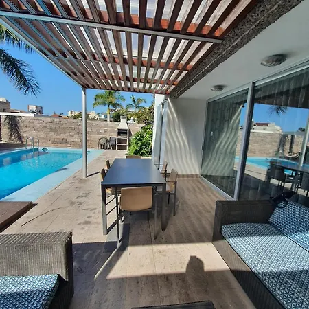 5-bedroom In Playa Del Duque 别墅 *