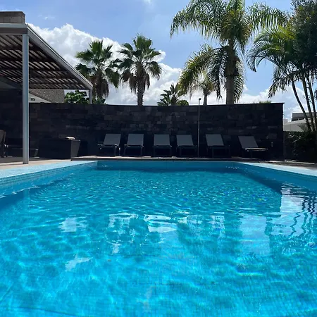 New 5-bedroom Del Duque 别墅 阿德耶
