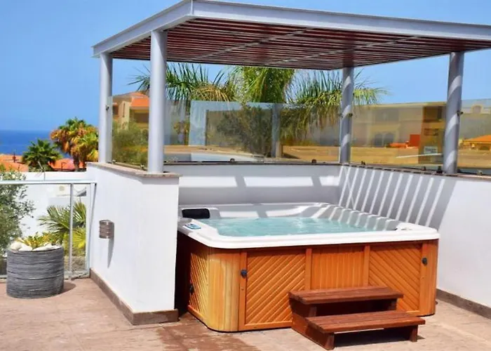Villa 5-bedroom In Playa Del Duque