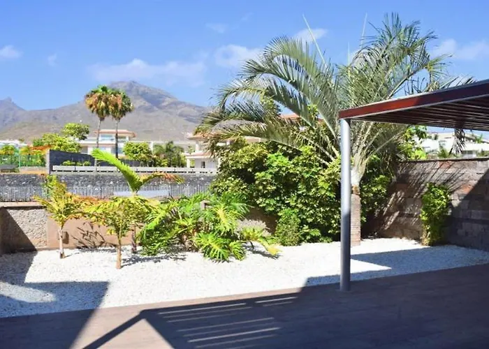 5-bedroom In Playa Del Duque *