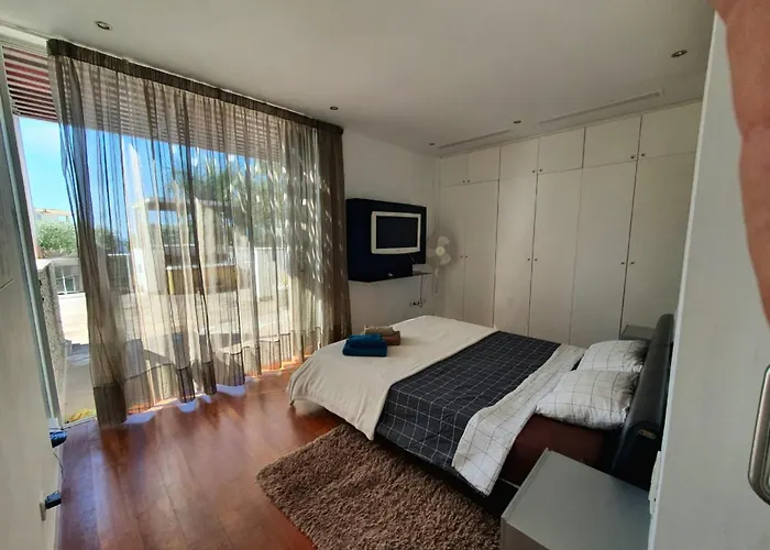 Villa 5-bedroom In Playa Del Duque *