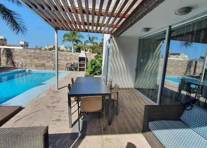 Villa 5-bedroom In Playa Del Duque